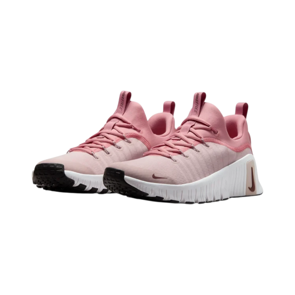 Zapatillas de entrenamiento THE KICKS WORLD Nike Free Metcon 6 en tonos rosa Silt Red y Red Stardust con malla técnica