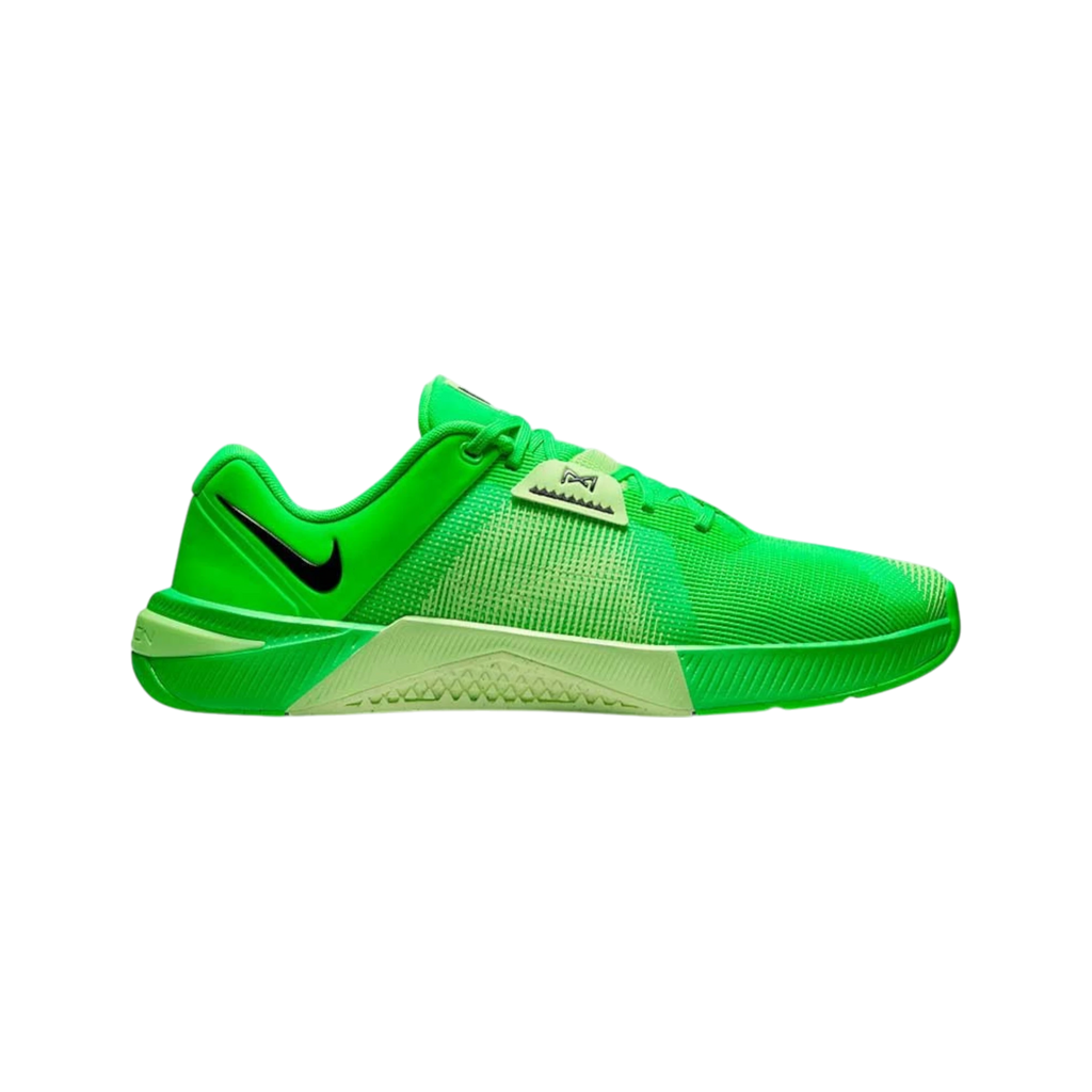 Zapatillas de entrenamiento THE KICKS WORLD Nike Metcon 10 en verde vibrante con detalles en negro y malla técnica