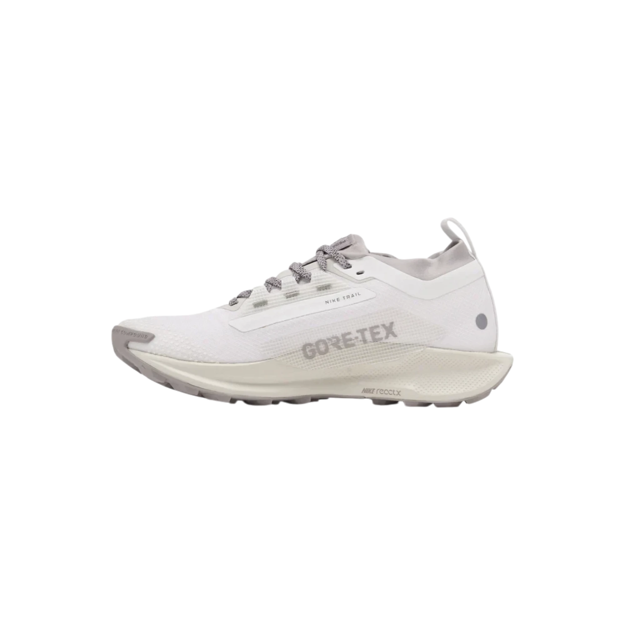 Zapatillas THE KICKS WORLD Nike React Pegasus Trail 5 Gore-Tex blancas y grises con amortiguación ReactX y suela ATC