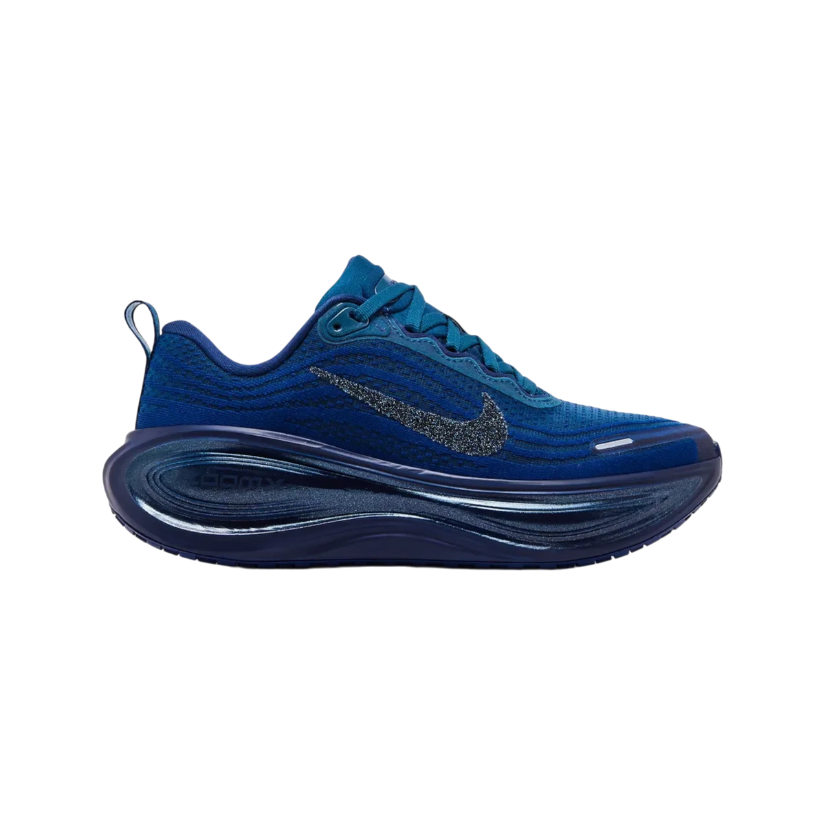 Zapatillas THE KICKS WORLD Nike Vomero Plus x Swarovski en azul con cristales brillantes en el logo Swoosh lateral